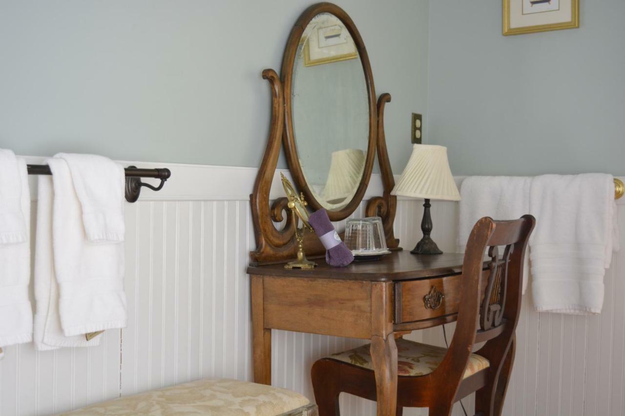 Victorian By The Sea Bed and Breakfast Lincolnville Buitenkant foto