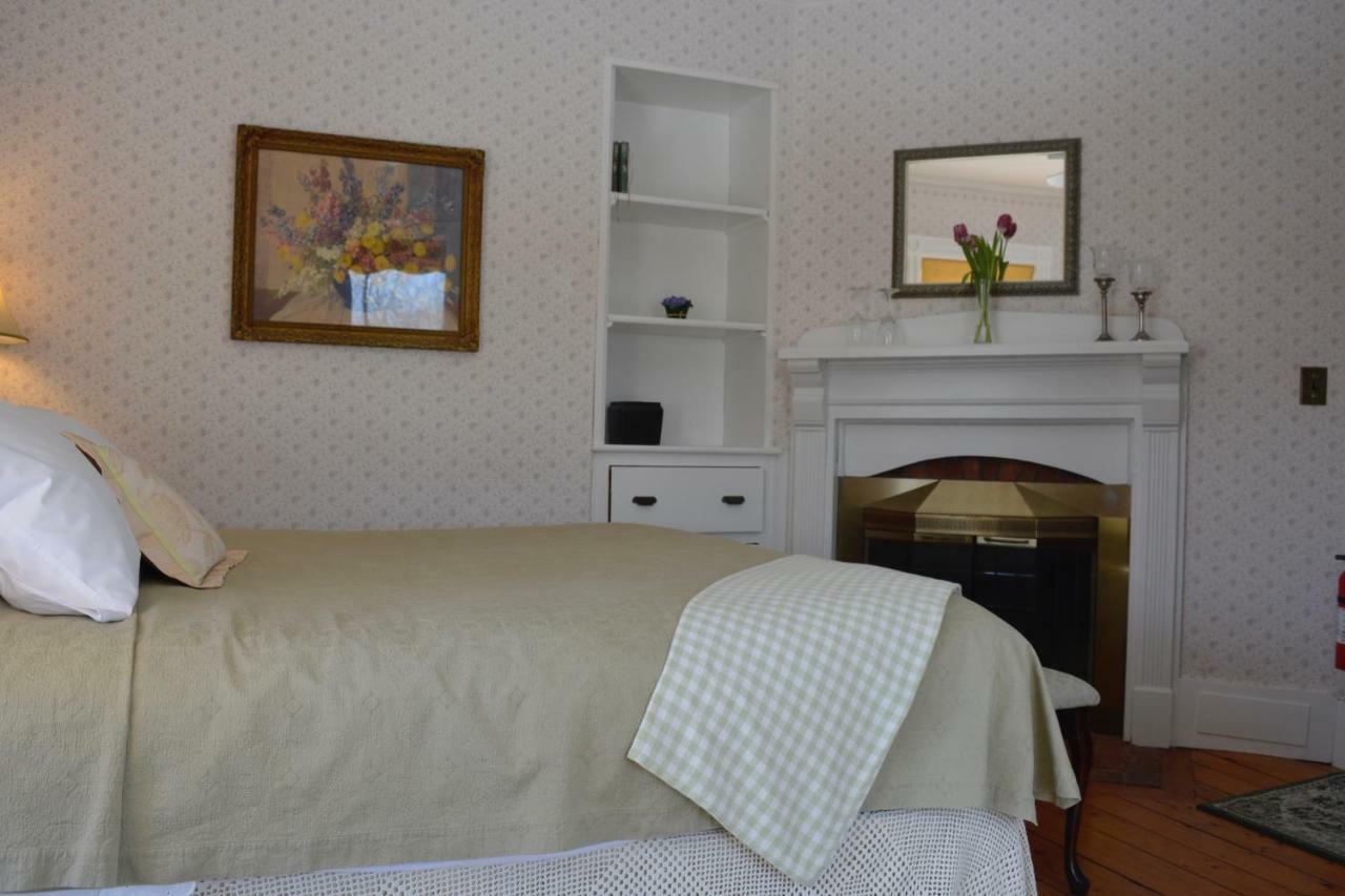 Victorian By The Sea Bed and Breakfast Lincolnville Buitenkant foto