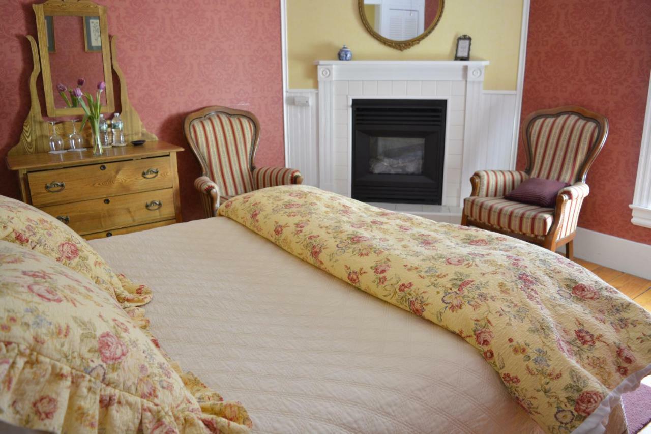 Victorian By The Sea Bed and Breakfast Lincolnville Buitenkant foto